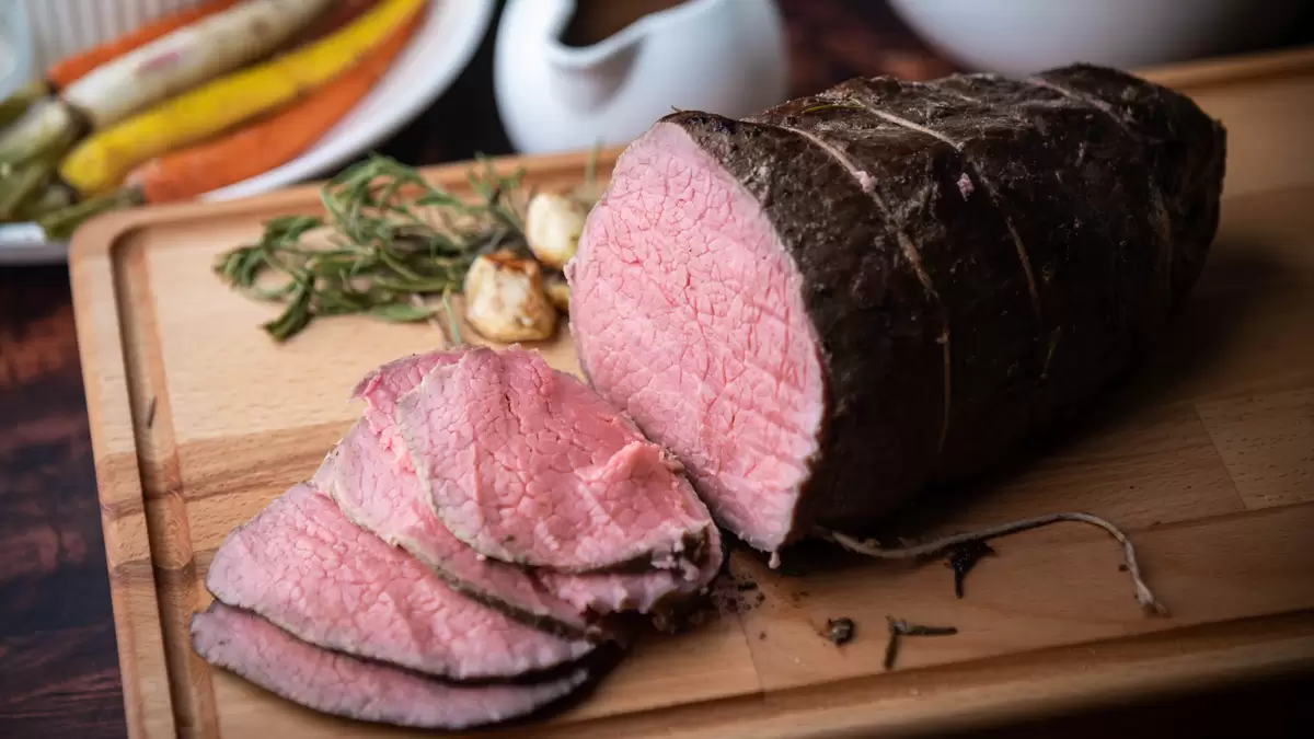Heart Healthy Top Round Roast Beef with Gravy