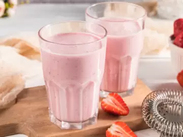 Strawberry Almond Smoothie