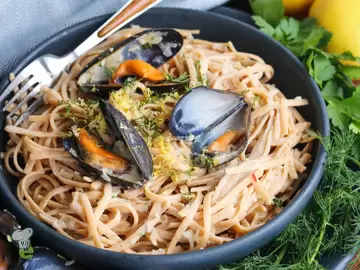 Creamy Lemon Pasta with Mussels
