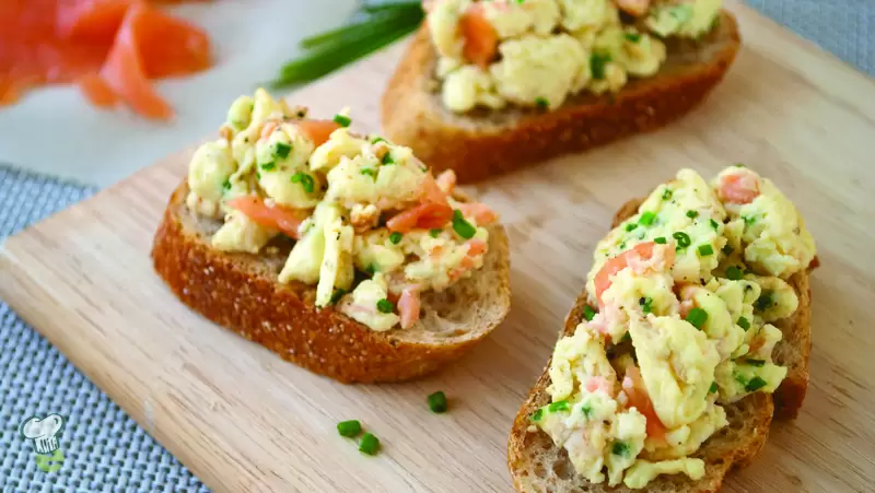 Heart Healthy Smoked Salmon Bruschetta