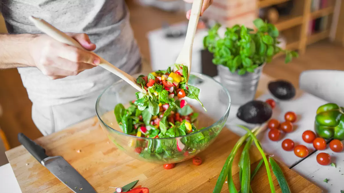 8 Healthy Salad Recipes