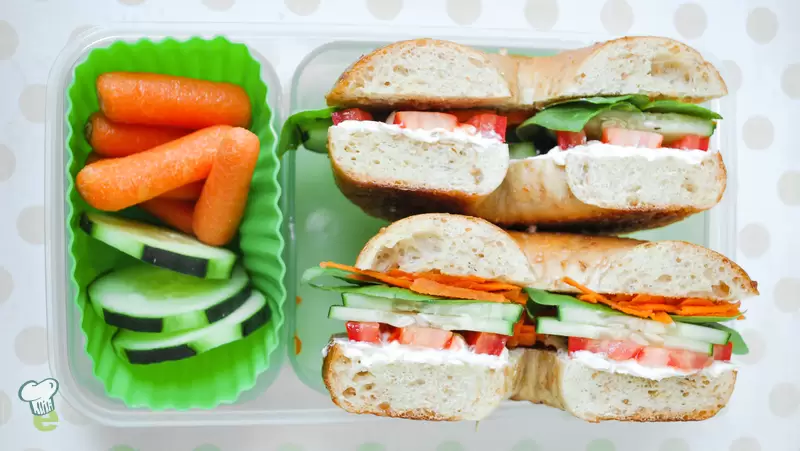 Heart Healthy Bagel BLT