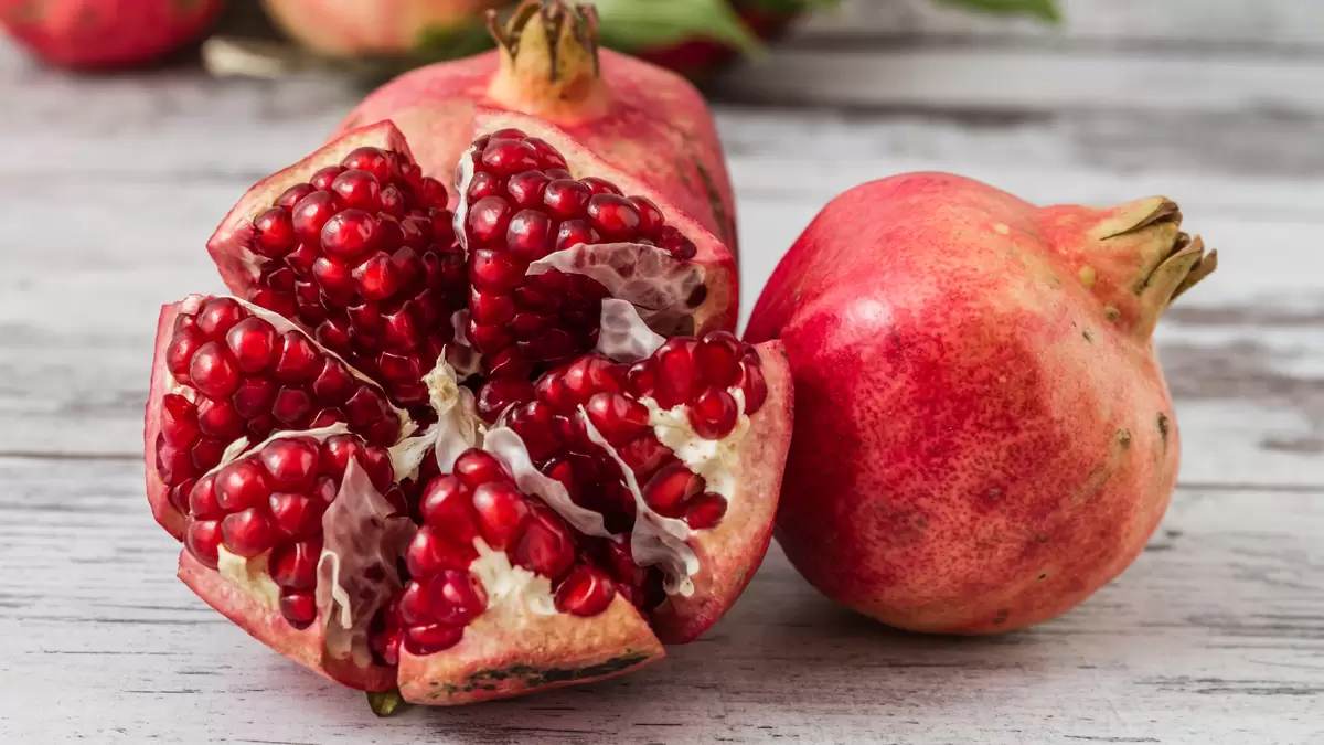 How to Cut a Pomegranate