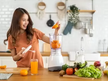These Are the Best Recipes for Back-to-School Breakfast Smoothies