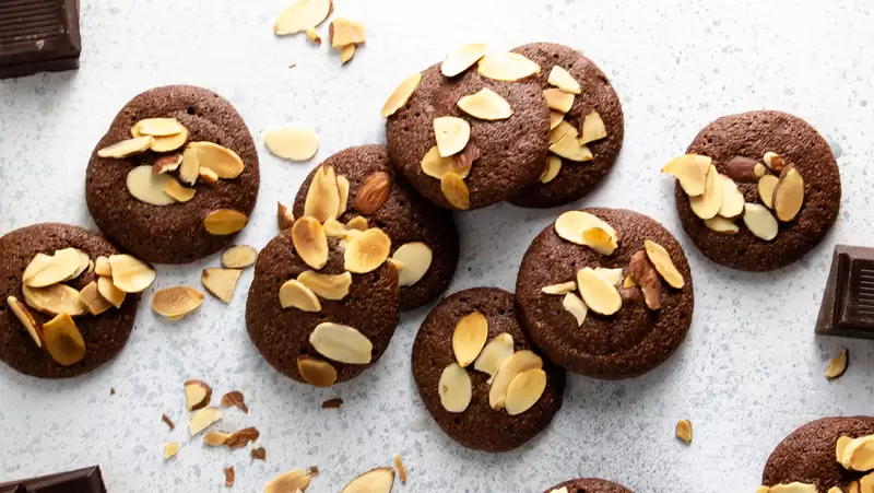 Heart Healthy Chocolate Almond Cookies