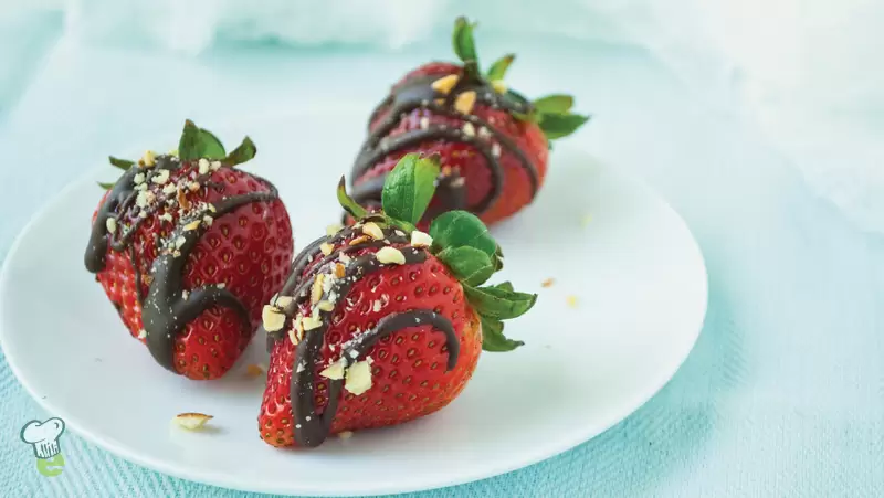 Heart Healthy Chocolate Almond Strawberries