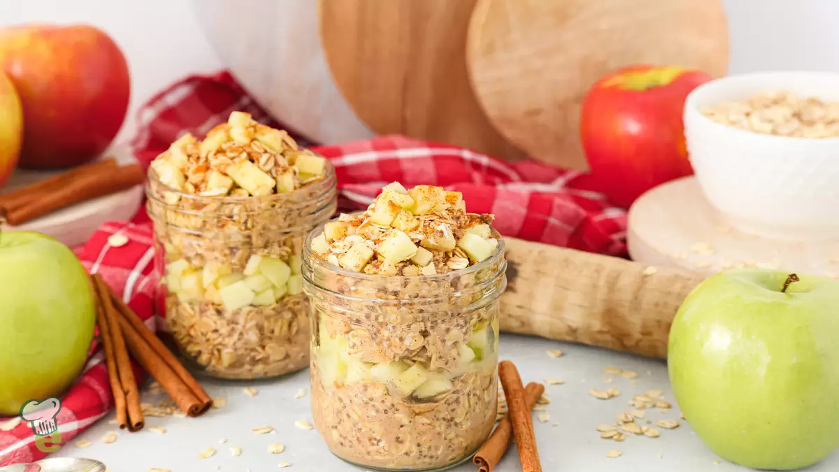 Heart Healthy Apple Pie Overnight Oats