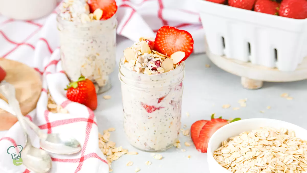 Heart Healthy Strawberry Overnight Oats