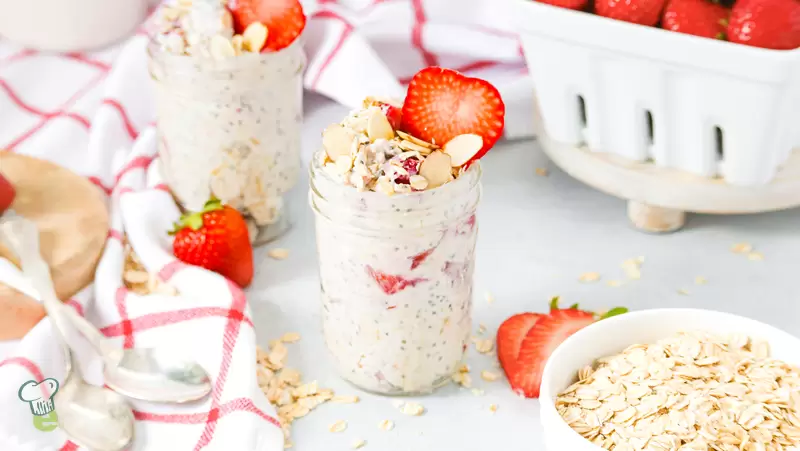 Heart Healthy Strawberry Overnight Oats