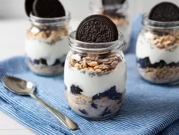 Cookies and Cream Overnight Oats