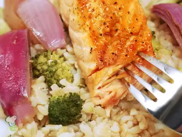 Glazed Salmon with Brown Rice