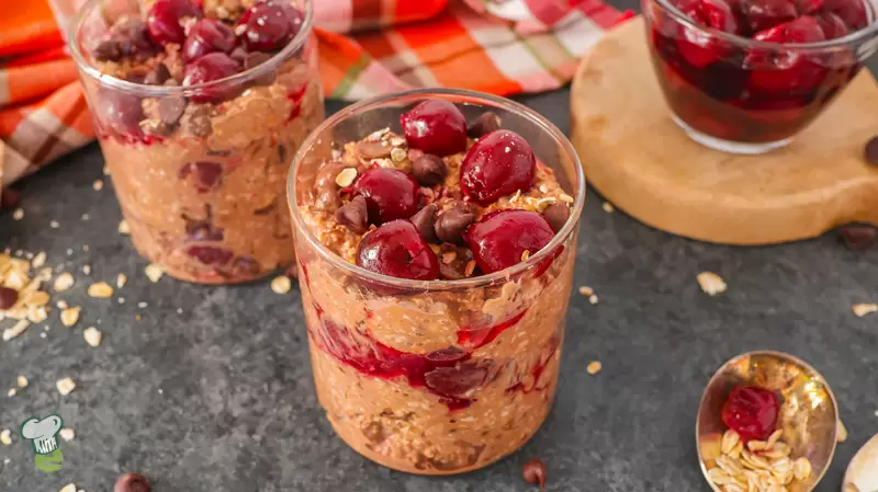 Heart Healthy Cherry Chocolate Overnight Oats
