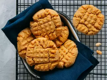 Our Best Low Calorie Peanut Butter Cookies