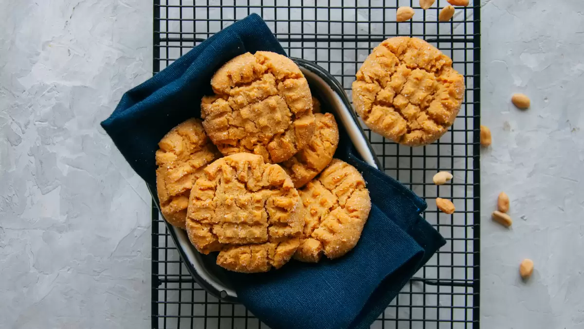 Our Best Low Calorie Peanut Butter Cookies