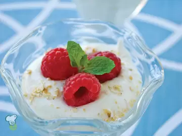 Raspberry Yogurt Parfait