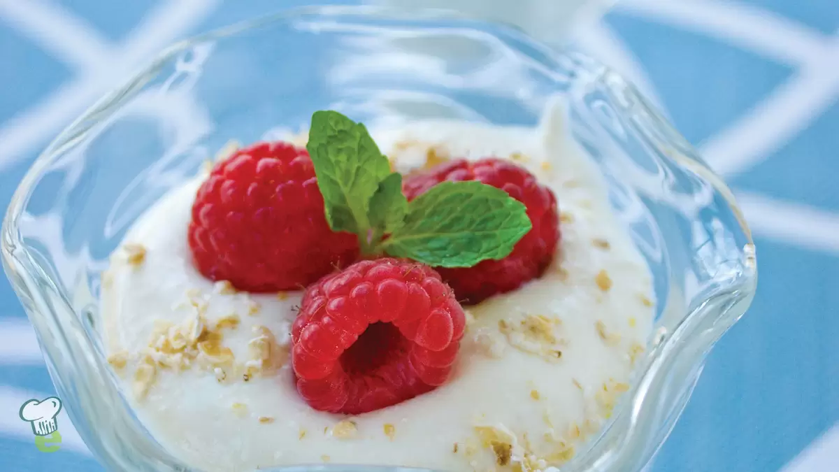 Heart Healthy Raspberry Yogurt Parfait