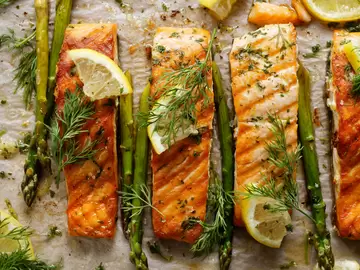 Grilled Salmon with Asparagus