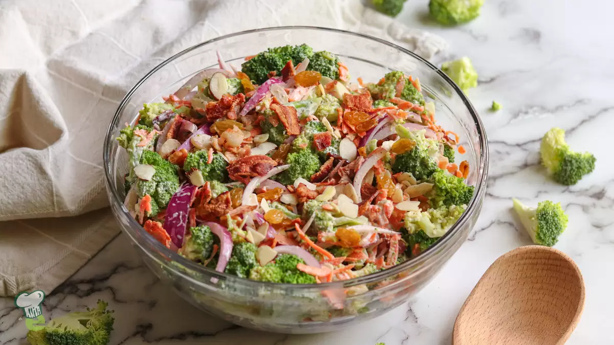 Broccoli Salad with Bacon and Raisins