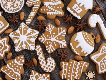 11 Healthy Holiday Dessert Recipes That are Festive and Easy