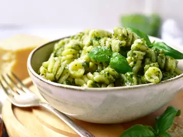 How to Make Low Calorie Pesto & Healthy Pesto Recipes