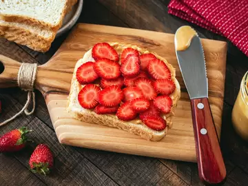 The Best GLP-1 Snacks for Weight Loss