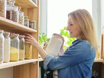 7 Pantry Staples to Make Healthy Winter Meals Easy