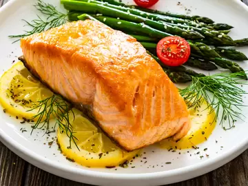 Kidney-Friendly Baked Salmon