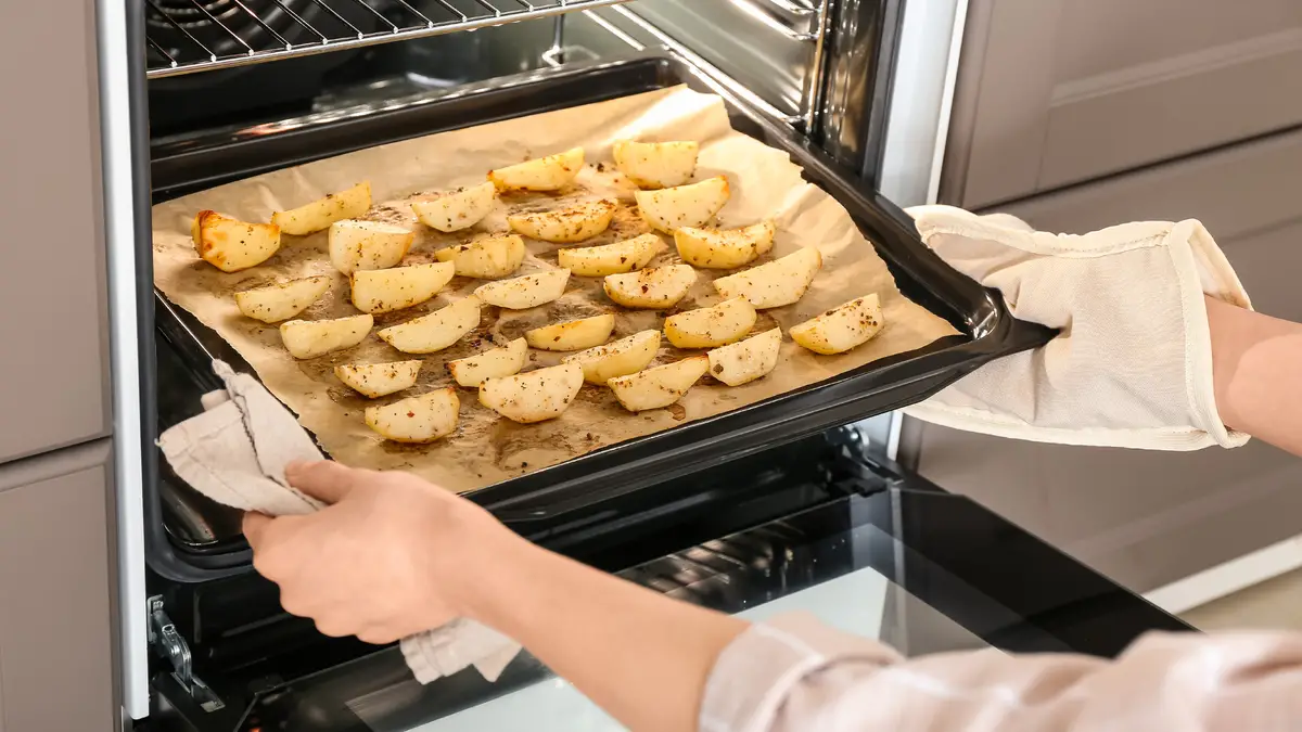 How to Cook Potatoes in the Oven: A Guide to Baking, Roasting, and More