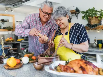 Low Sodium Holiday Meals: 5 Easy Ways to Cut Back on Salt