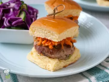 Turkey Sliders with Slaw