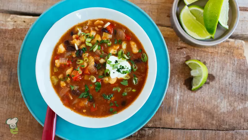 Heart Healthy Black Bean and Hominy Chili