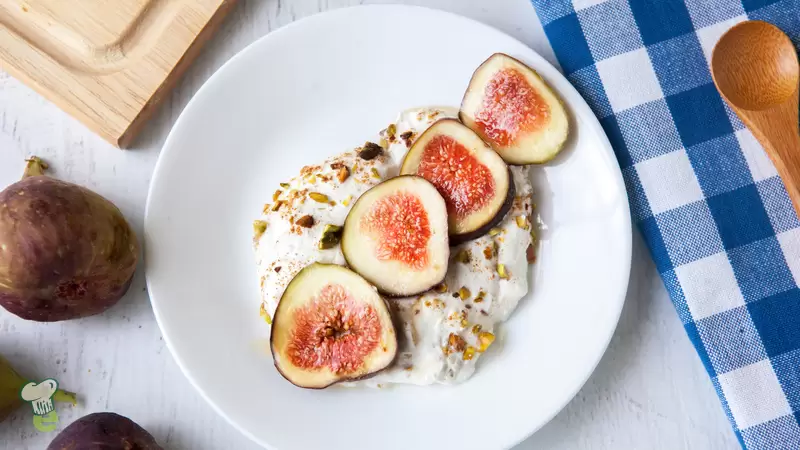 Heart Healthy Fresh Figs with Yogurt