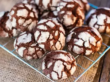 Chocolate Crinkle Cookies