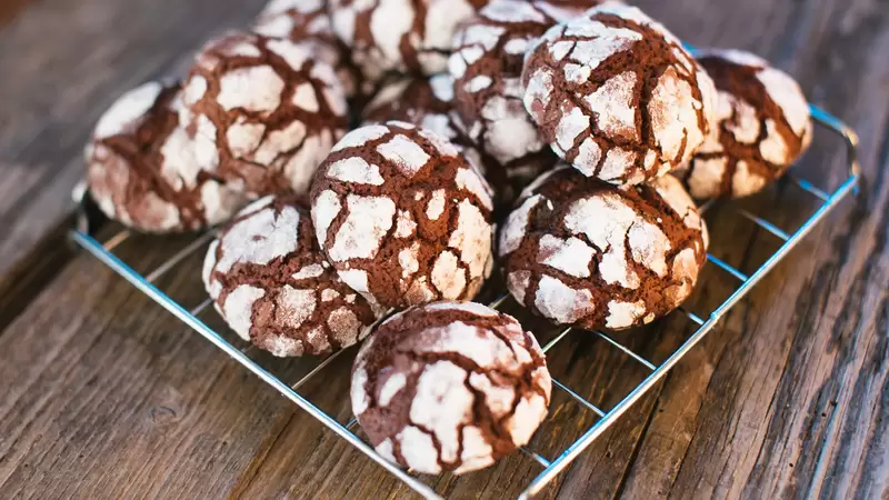 Heart Healthy Chocolate Crinkle Cookies